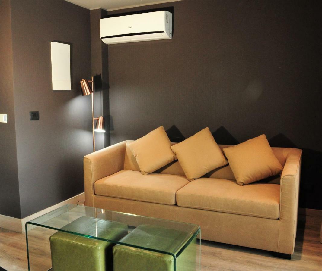 One-Bedroom Apartment with Balcony